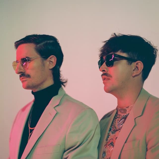 Album cover art for Love & Legehness