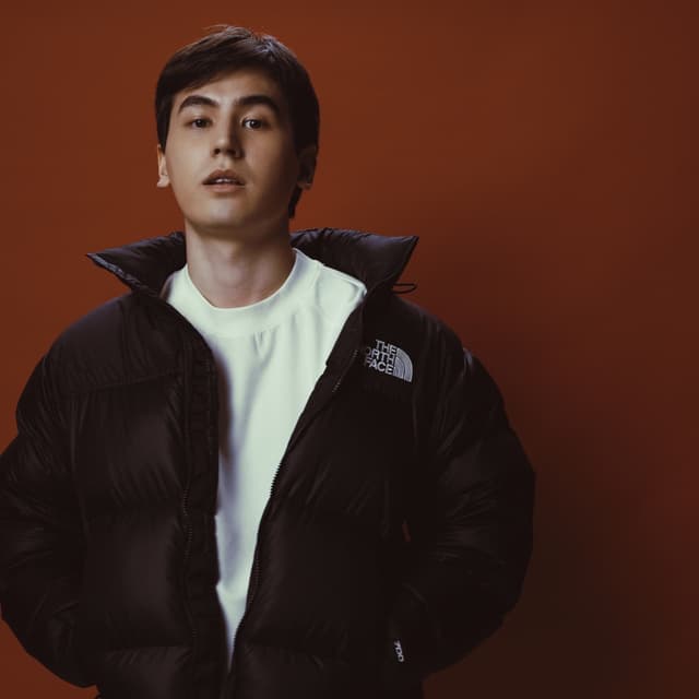 Album cover art for Пылает
