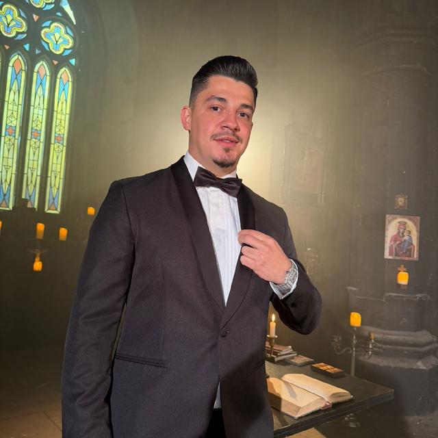 Album cover art for 7 zile