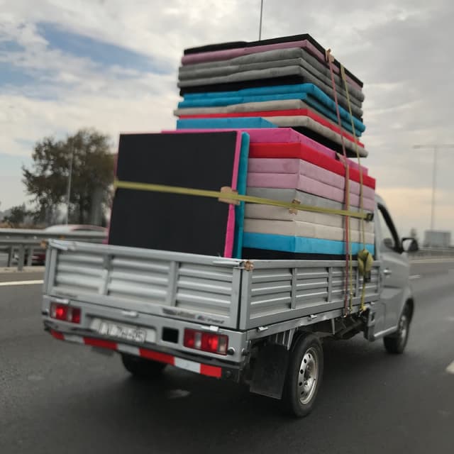 Album cover art for Todo no es tanto