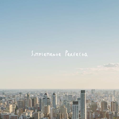 Album cover art for Simplemente Perfecta