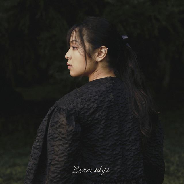 Album cover art for Kata Mereka Ini Berlebihan