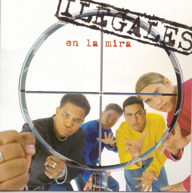 Album cover art for En la Mira