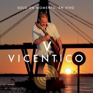 Album cover art for Vicentico Solo Un Momento En Vivo