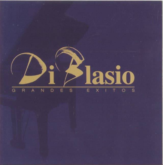 Album cover art for Grandes Exitos