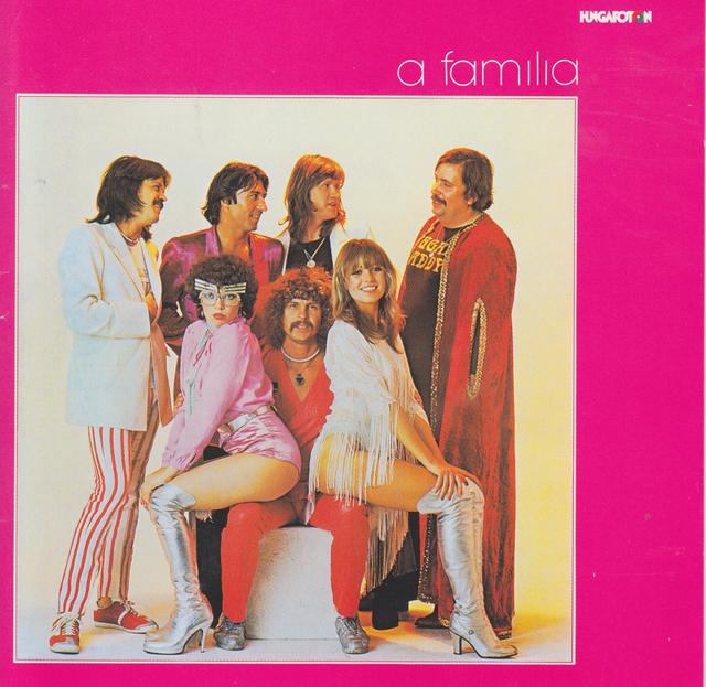 Album cover art for A Família