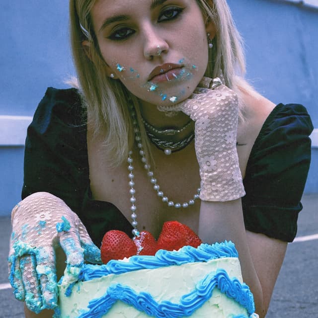 Album cover art for Девочки любят