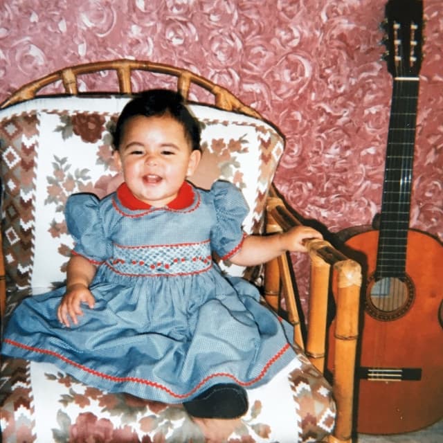 Album cover art for Canciones Chiquitas