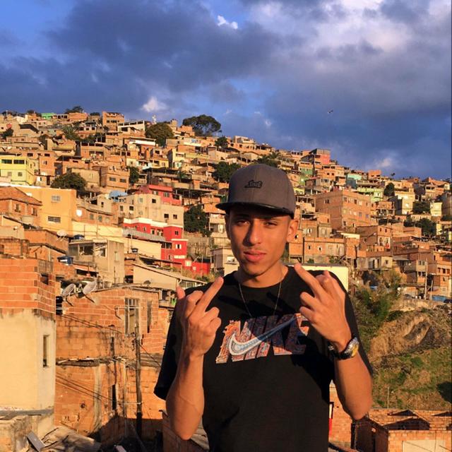 Album cover art for Ela é safadinha