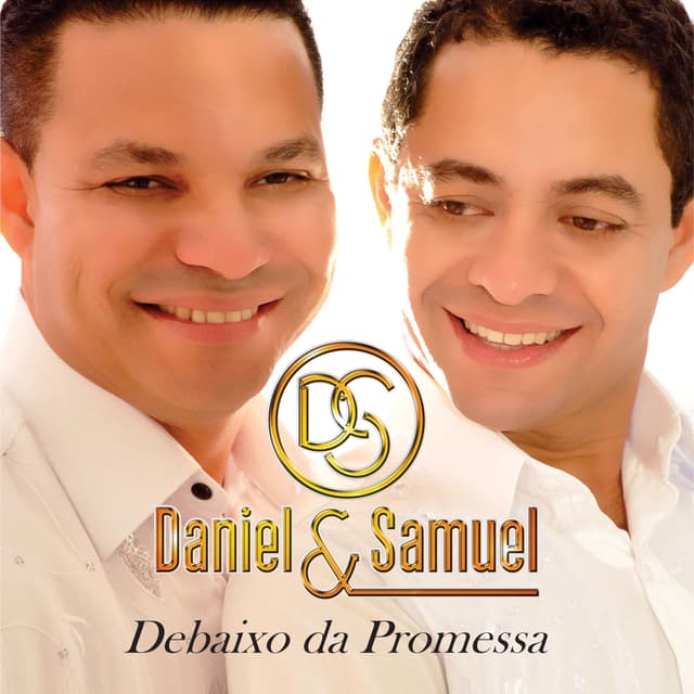 Album cover art for Debaixo da Promessa