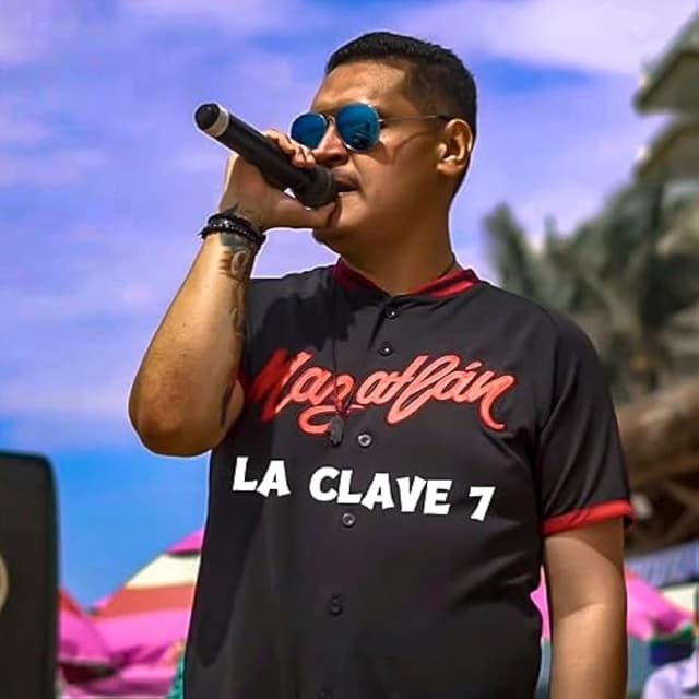 Album cover art for La clave 7