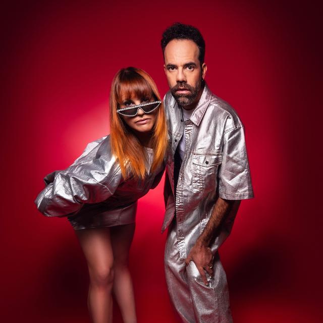 Album cover art for Jamais Deux Sans Trois