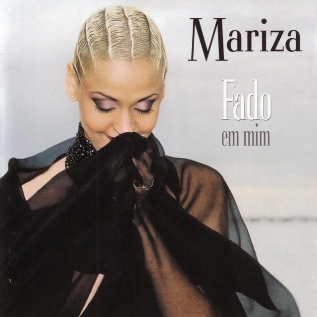 Album cover art for Fado em Mim