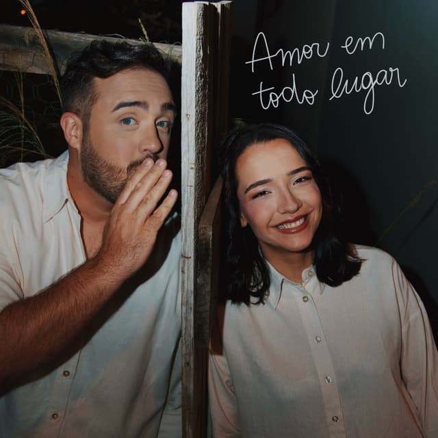 Album cover art for Amor em Todo Lugar
