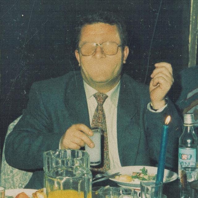 Album cover art for Anti-Kahraman: 90 Nesli