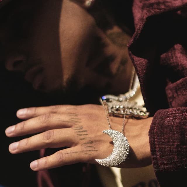 Album cover art for Plus Là