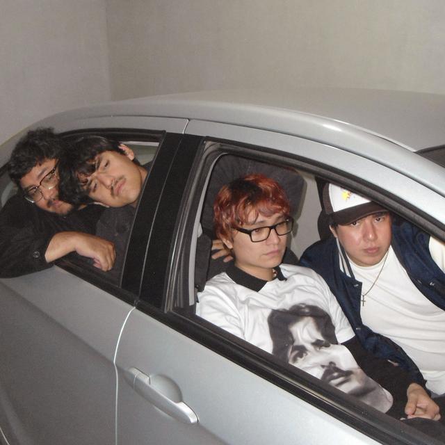 Album cover art for Los Niños Vudú vs Jean Paul Medroa