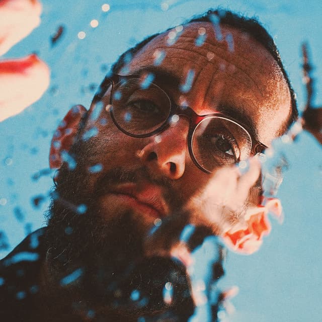 Album cover art for לי עוד יש ים בתוכי