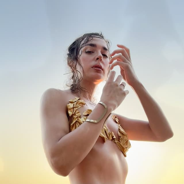 Album cover art for ÇOK UZAK