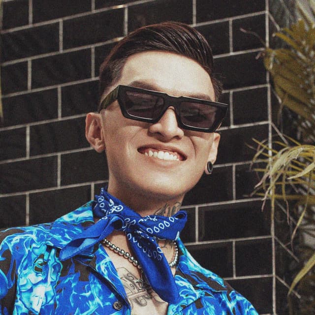 Album cover art for Bật Chế Độ Bay Lên