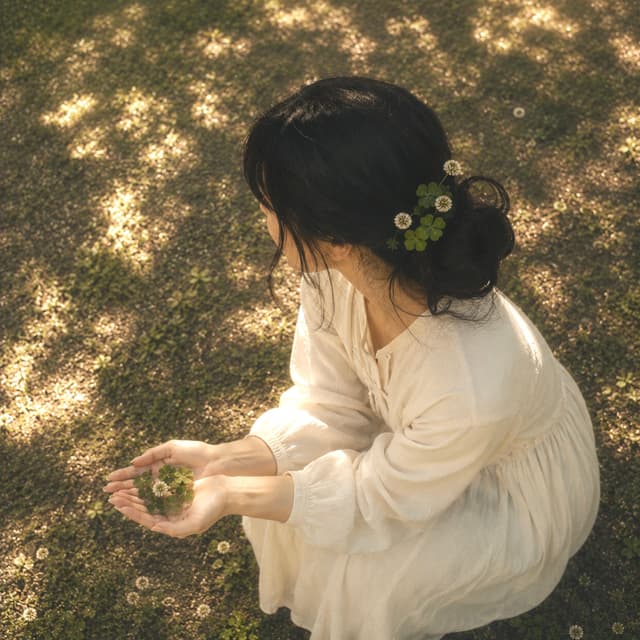 Album cover art for 아플테지만