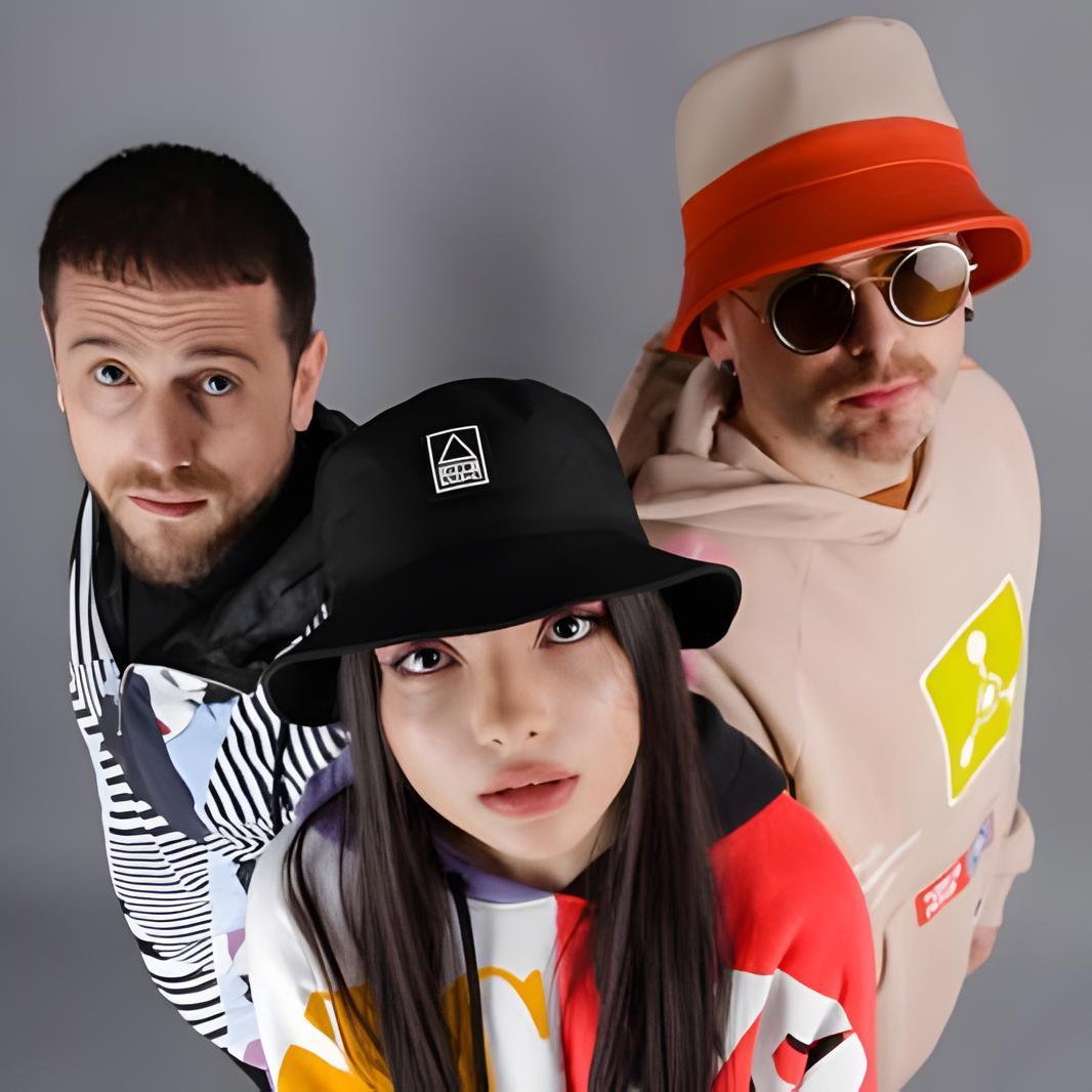 Dynamic cover art