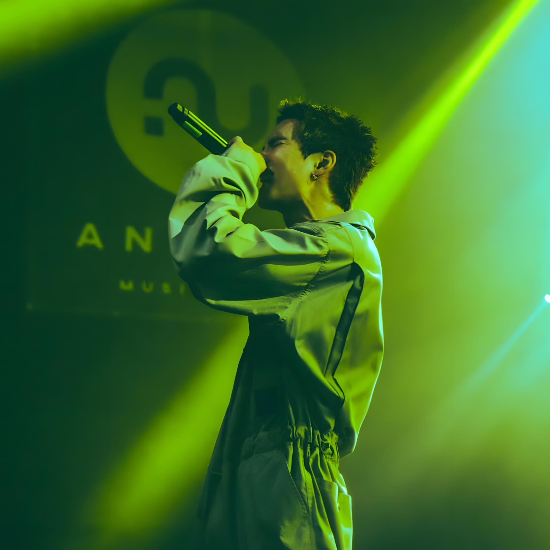Dynamic cover art