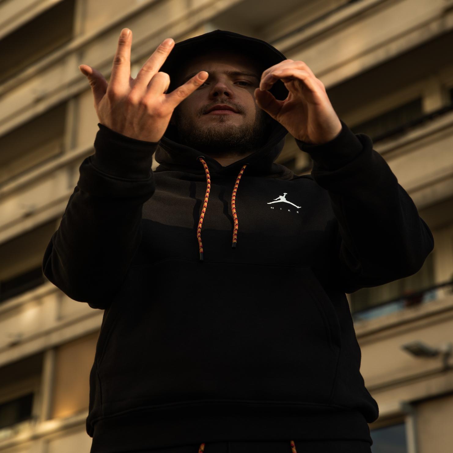 Dynamic cover art